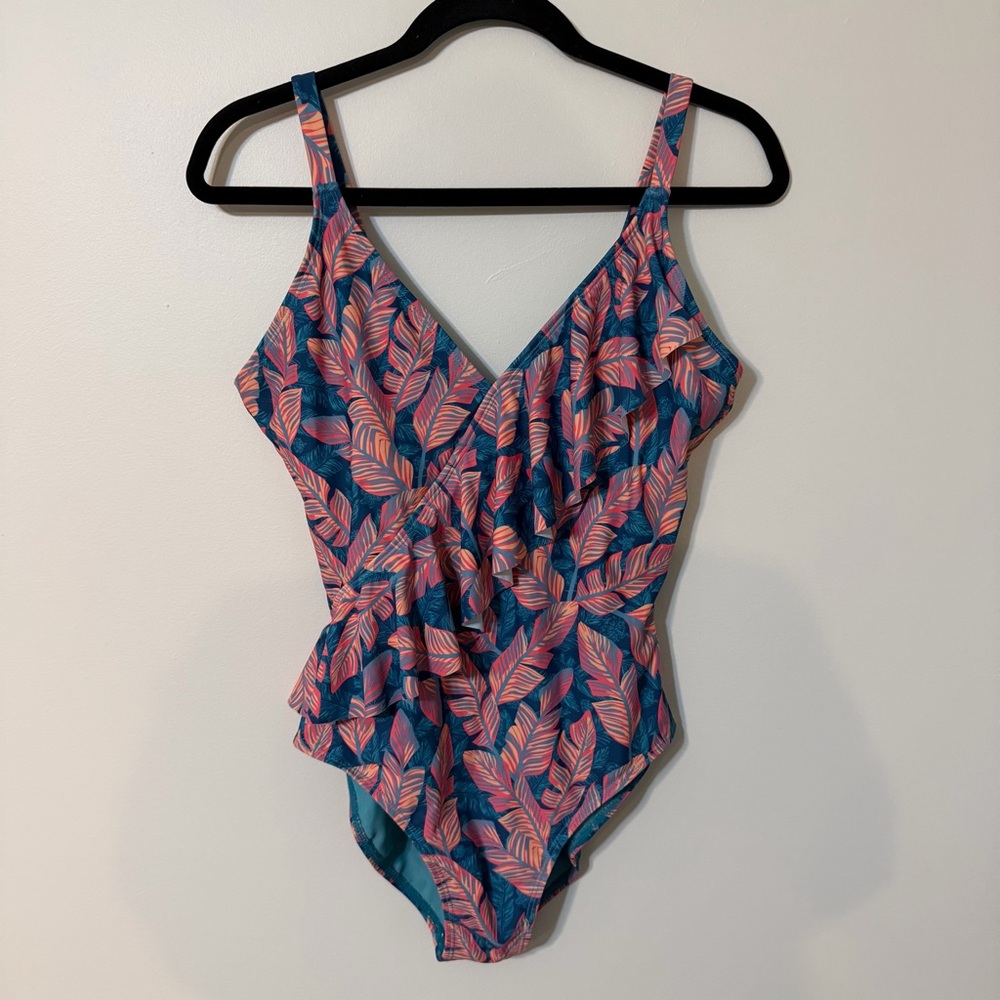 J. Hara New York | Smoothing Ruffle V-Neck One Piece Feather Print Swimsuit 10